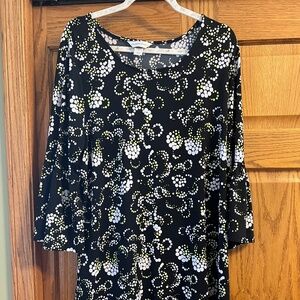 Bright bell sleeved spring pullover top. Christoper and Banks. Size XL